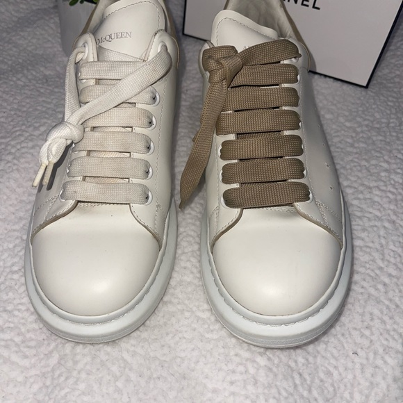 Alexander McQueen Sneakers - Picture 2 of 11